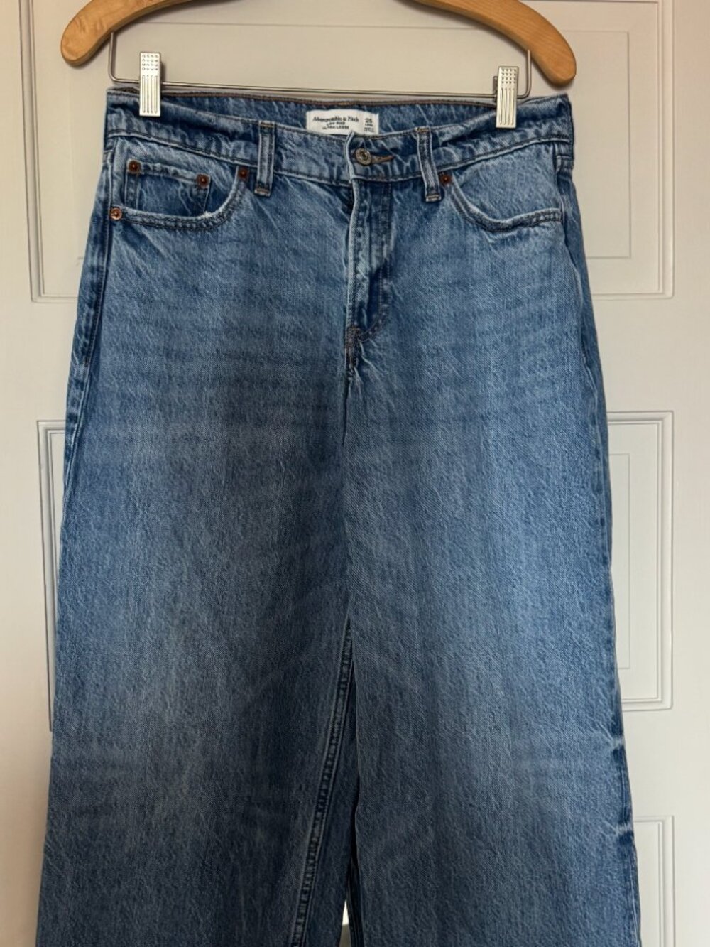 Abercrimbie & Fitch Low Rise Ultra Loose Curve Love - 26 Long